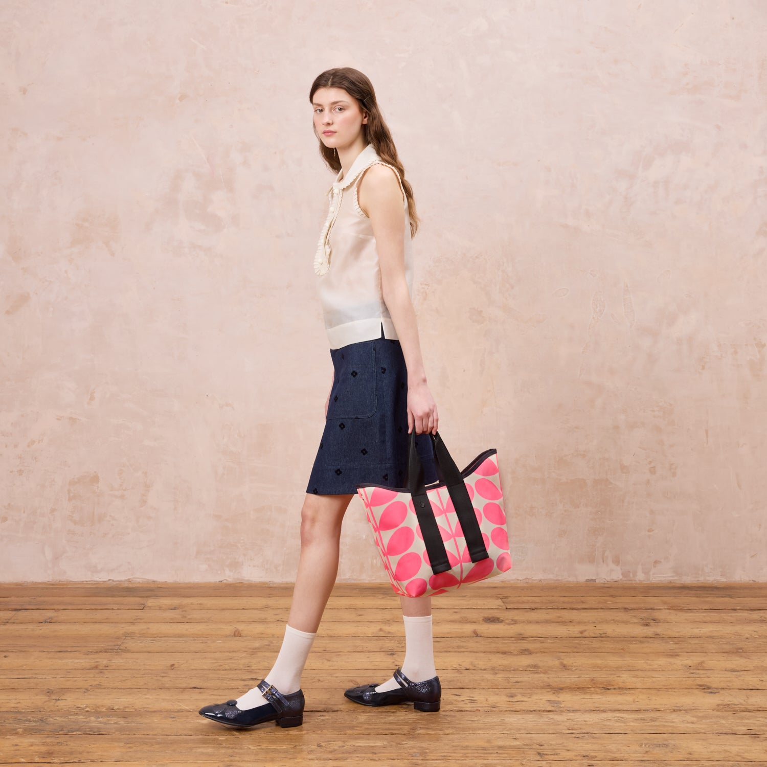 Carrysmall Basic Tote - Solid Stem Neon Pink