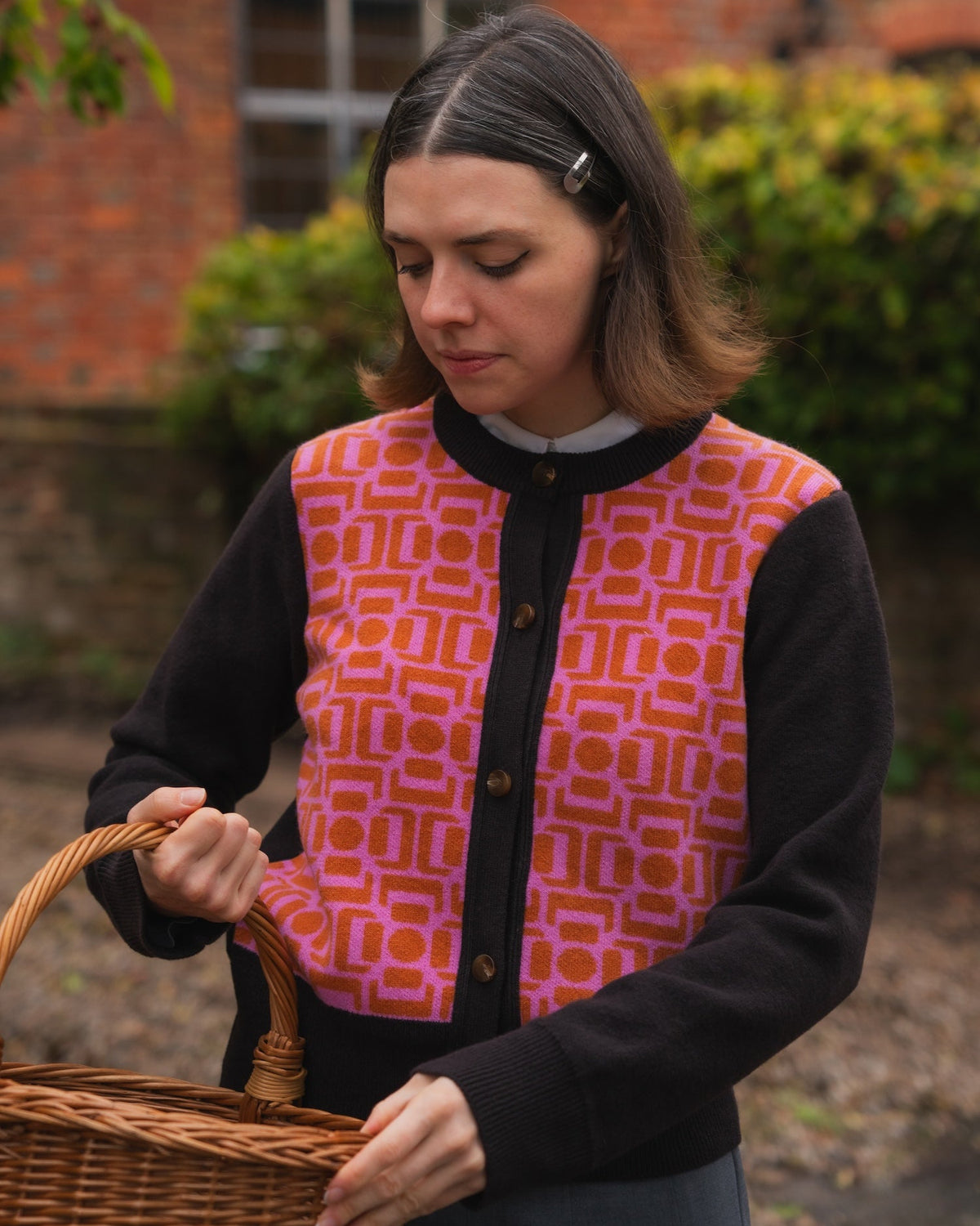 Bob Cardigan - Dark Brown/Pink