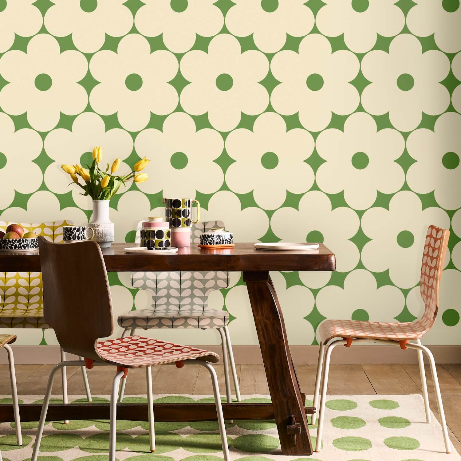 Flower Power Cream/Dill Wallpaper
