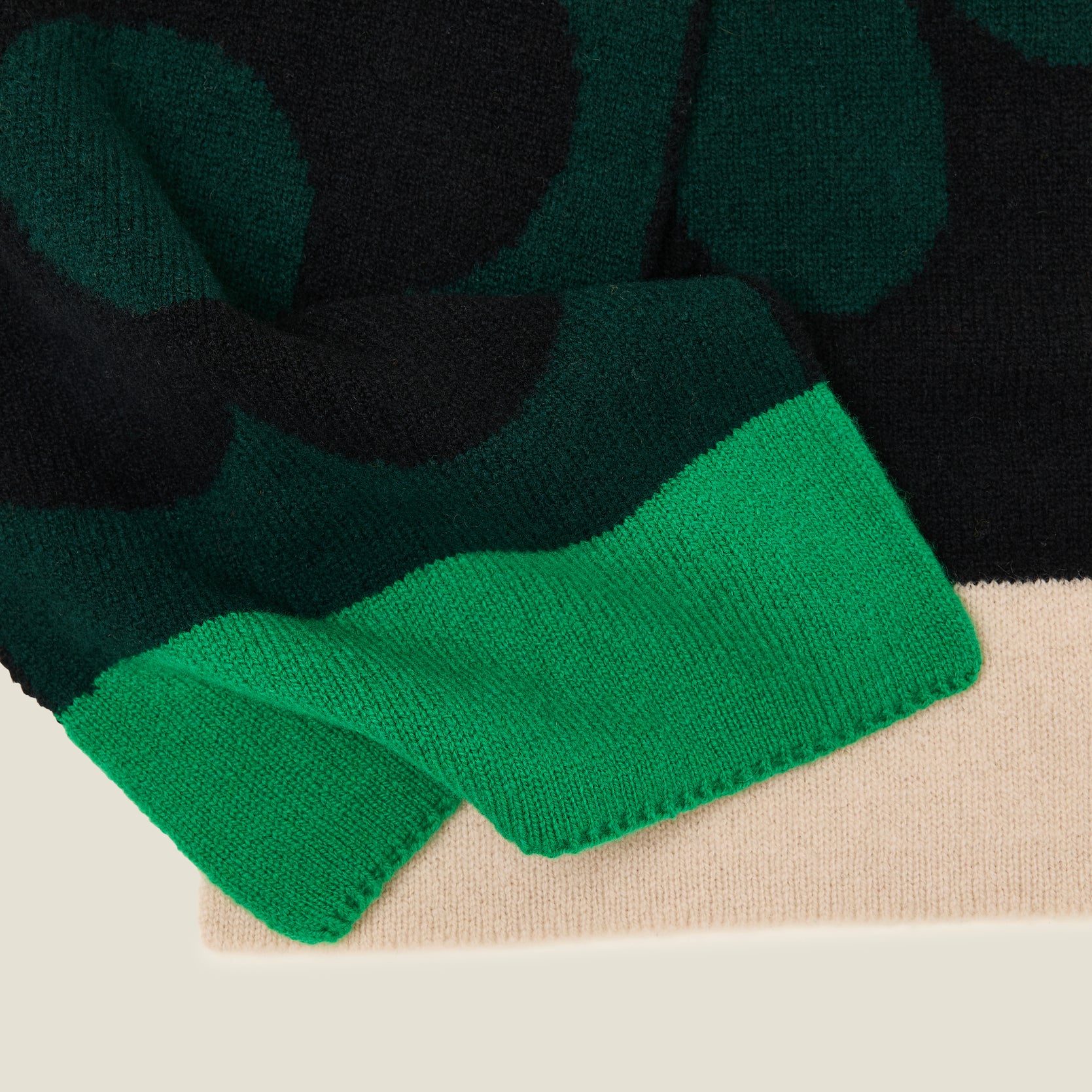 Stem Sprig Wool Scarf - Forest Black
