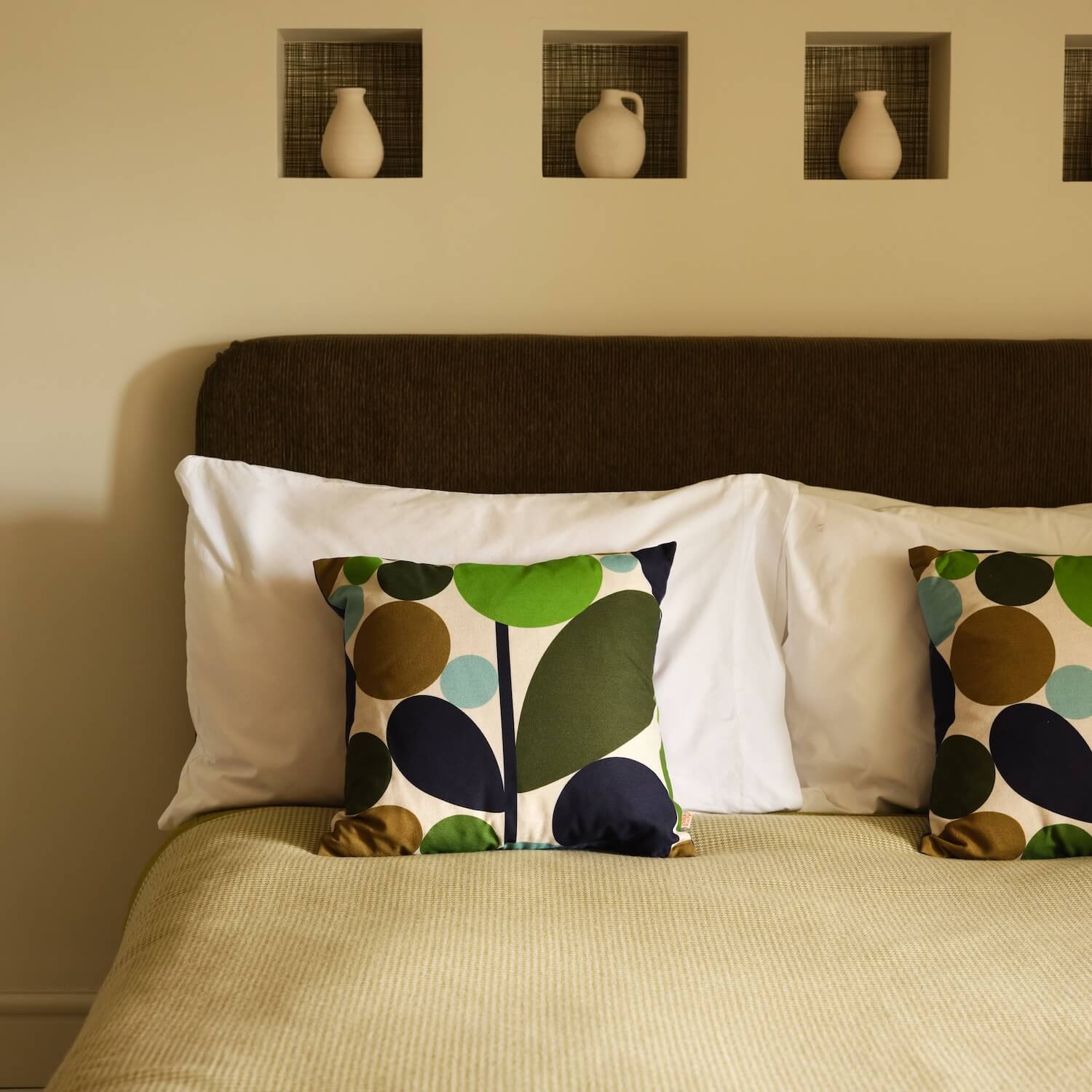 Bubble Flower Cushion - Evergreen