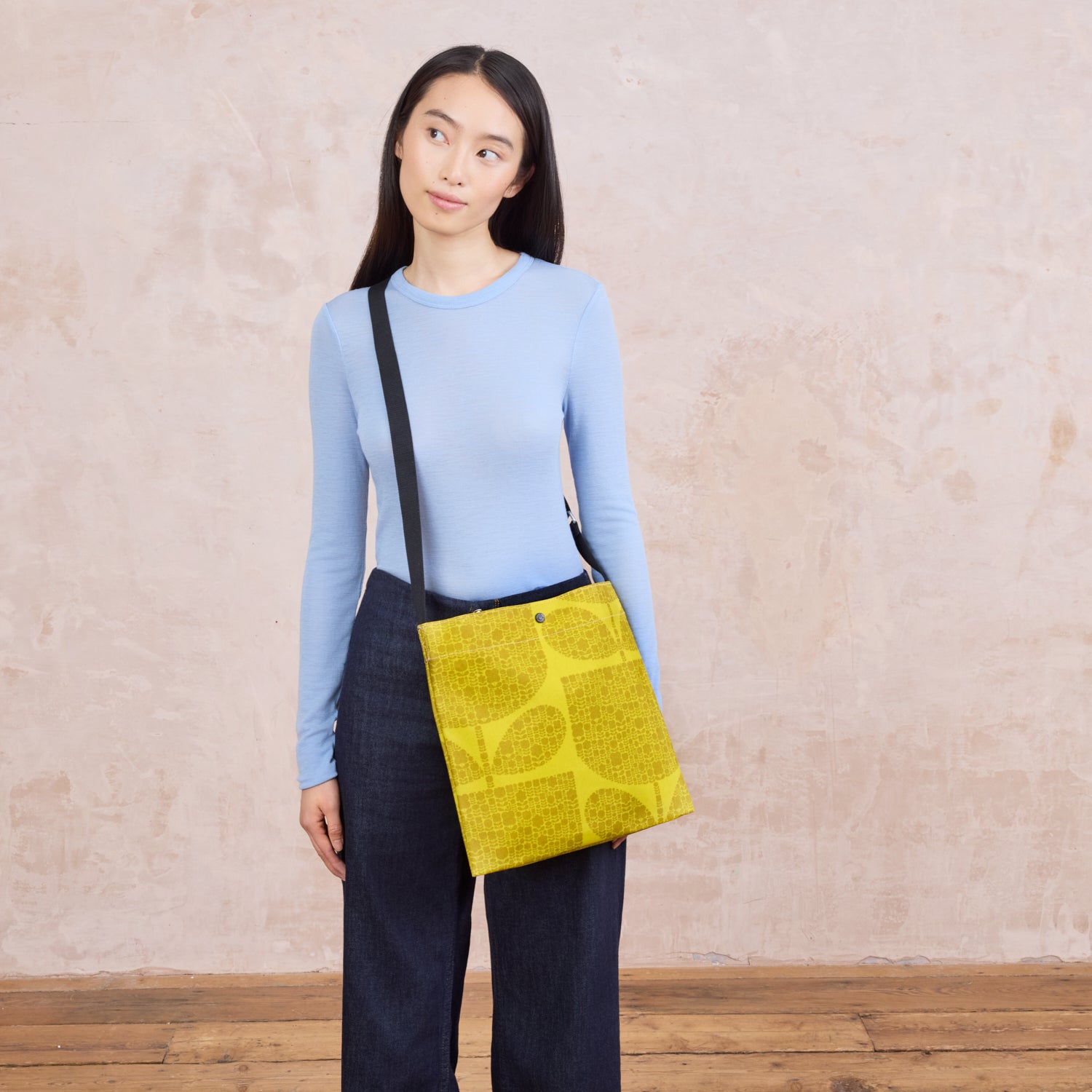 On A Roll Crossbody - Block Garden Sunflower