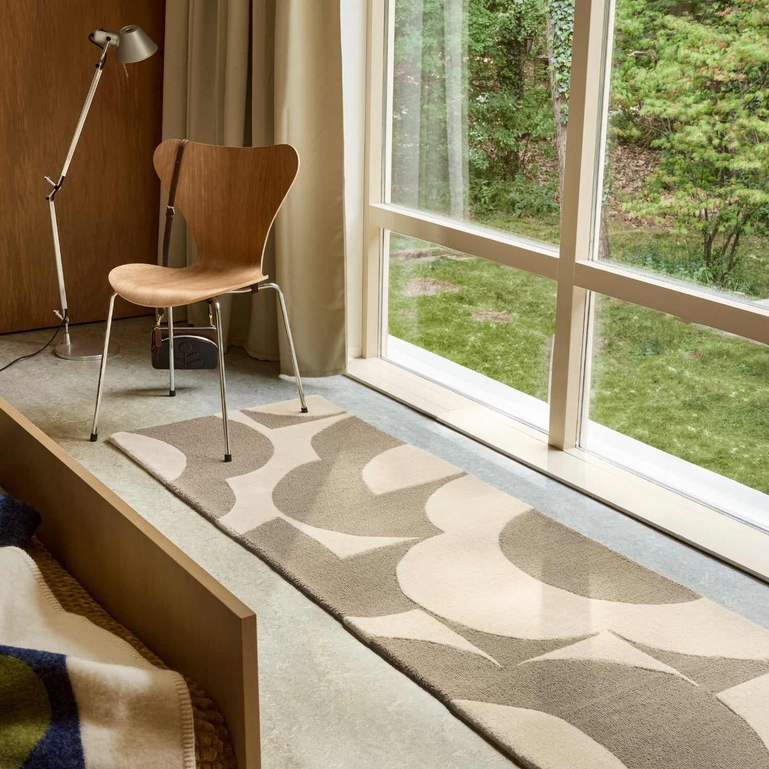 Prism Flower Runner - Mushroom Ecru